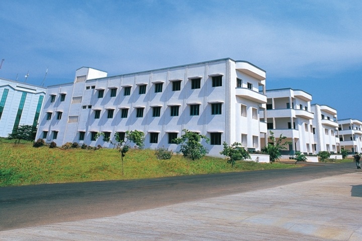 https://cache.careers360.mobi/media/colleges/social-media/media-gallery/4017/2018/9/19/Campus View of Kaushik College of Engineering Visakhapatnam_Campus-View.jpg